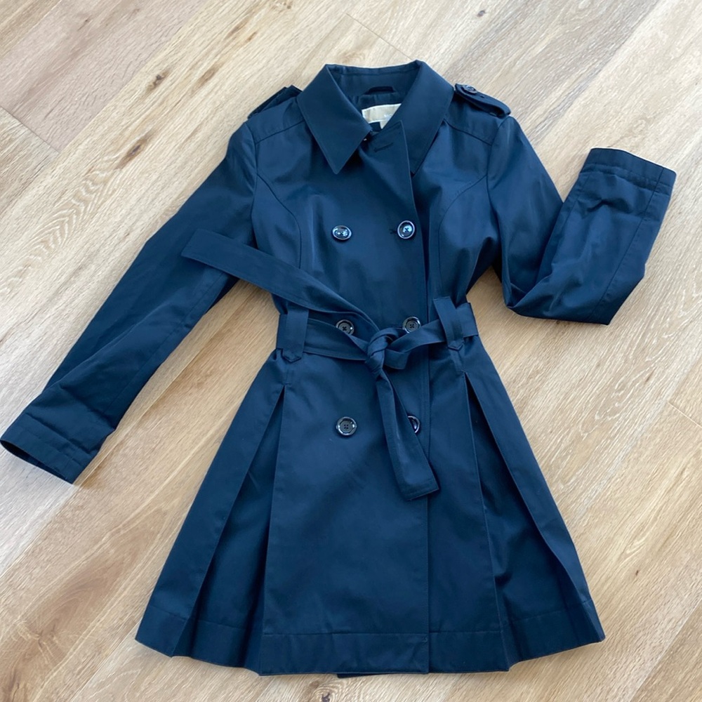🥰Michael Kors double breasted trench coat.  Black size M